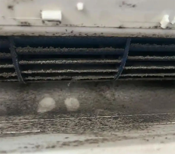 深圳市空调吹的风有股烧焦味是怎么回事